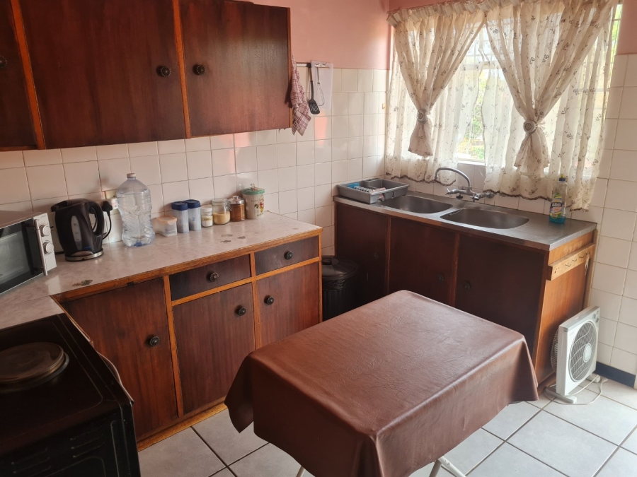 7 Bedroom Property for Sale in Generaal De Wet Free State